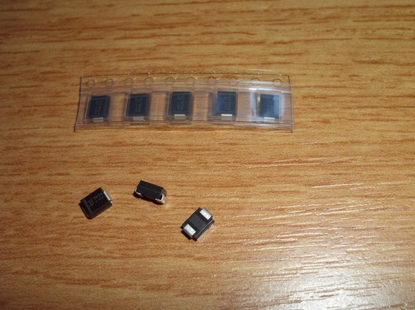 10x SMD SK54-DIO Schottky-Diode DO214AA (5A 40V) SMB von DIOTEC SEMICONDUCTOR